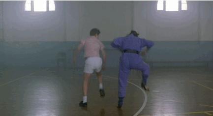 乔治小王子被嘲笑,乔治小王子跳舞