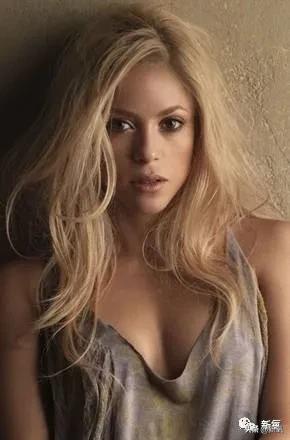 牛X！43岁姐姐长19岁妖精脸，衬得小10岁鲜肉男友像爹…