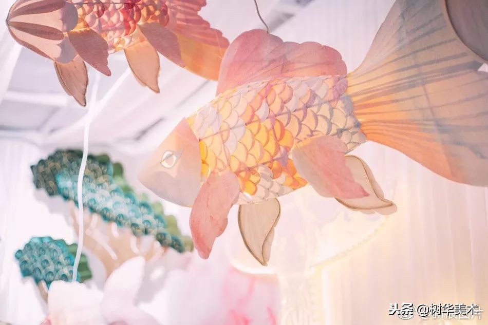 华师大油画系毕业的她，用纸改造广东传统花灯，还登上时尚杂志！