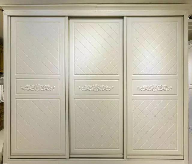 衣柜移门为什么比平开门更丑,小户型衣柜做移门还是平开门好看