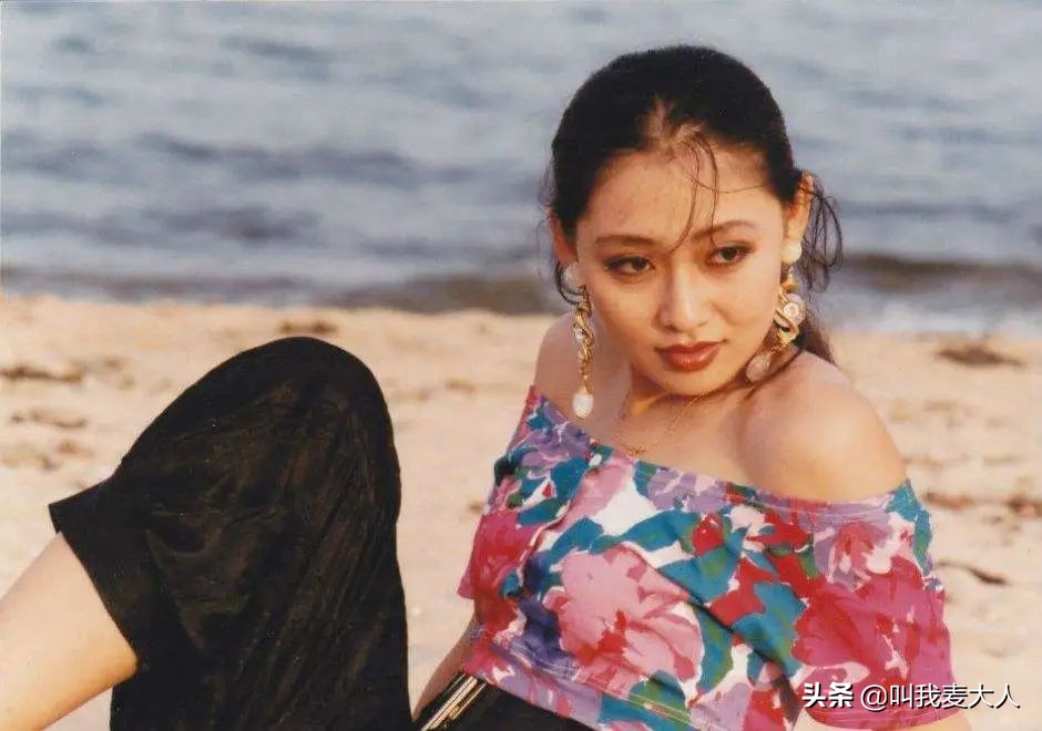 赶走徐帆、抛弃江珊后，他与她奉子成婚，12岁儿子撞脸易烊千玺