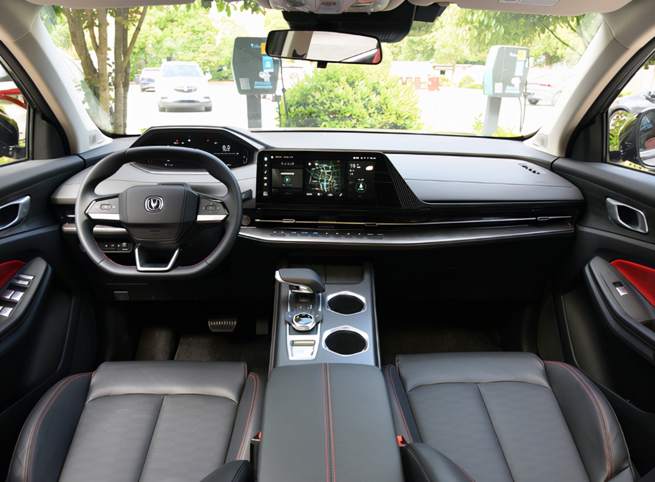 长安cs75plus与cs55plus静音效果,长安cs55plus跑120公里飘吗