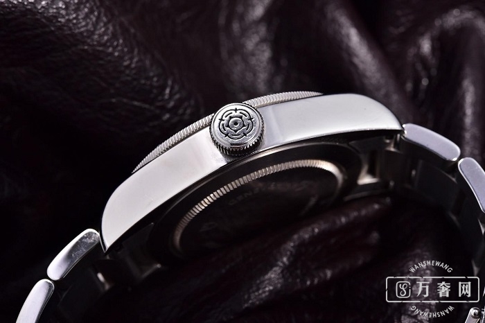 帝舵碧湾系列计时型腕表图片,帝舵碧湾系列黑陶瓷钢带