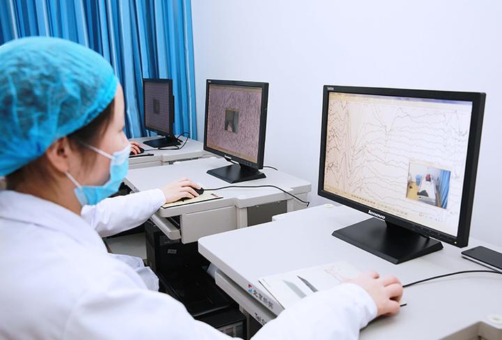 无热惊厥脑电图异常能确诊癫痫吗,正常脑电图和癫痫脑电图对比图片