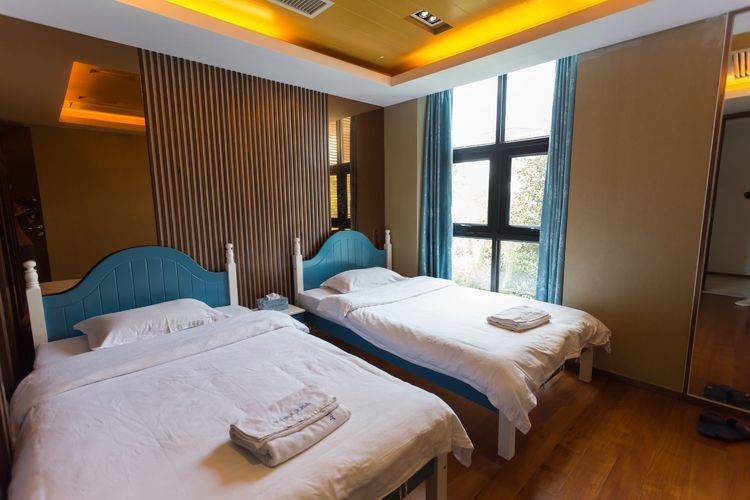 假期游玩温泉别墅哪里便宜,夏季温泉酒店吃喝住一体推荐