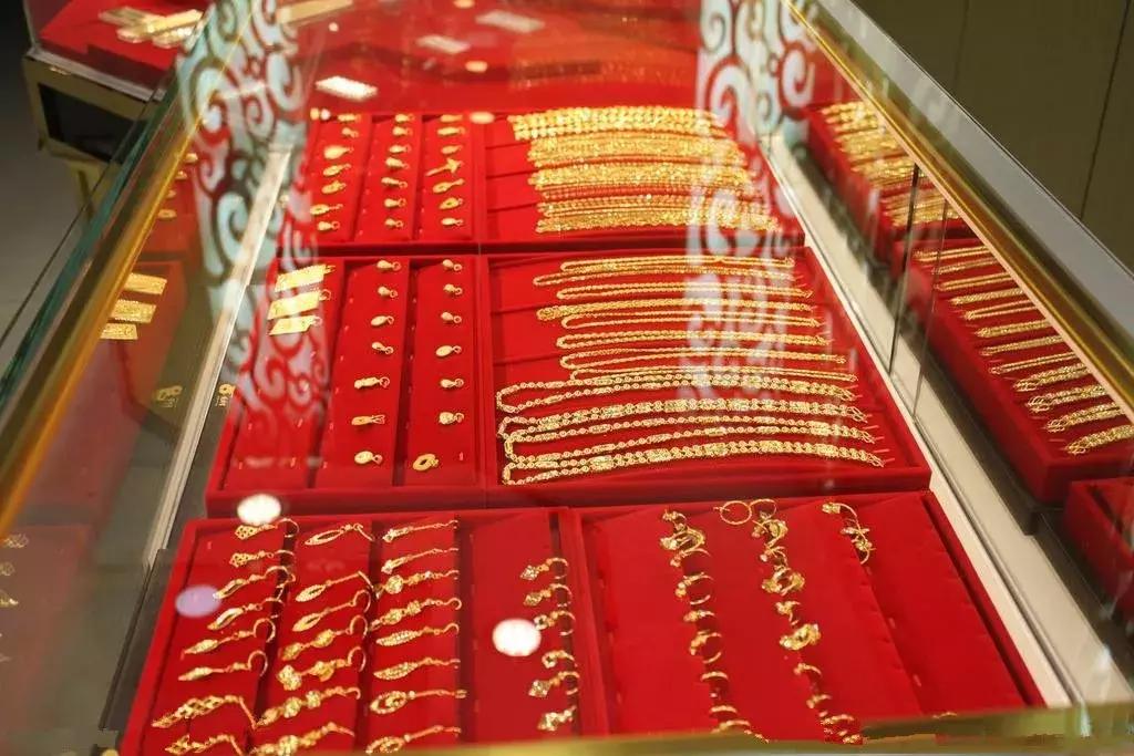 老式白金戒指,假白金戒指