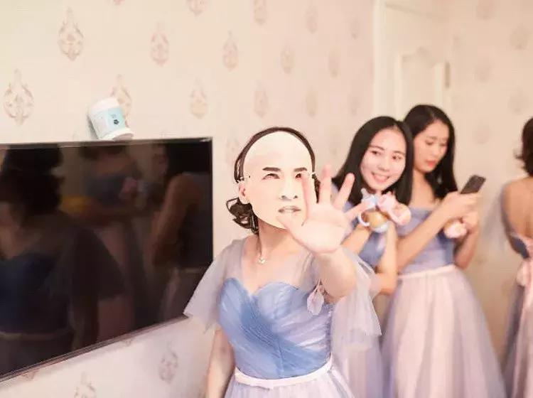 堵门整蛊新郎伴郎游戏,整蛊伴郎团堵门