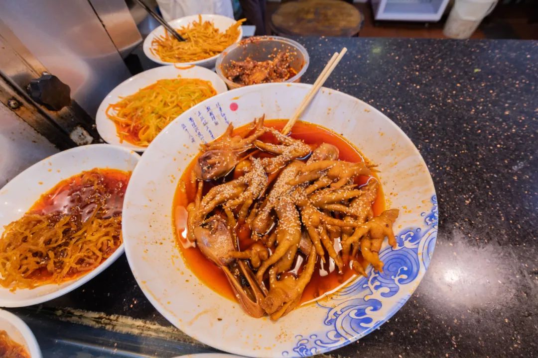 成都美食游最佳攻略,在成都不吃辣应该怎么享用美食