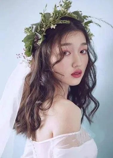 新娘妆容发型图片,新娘妆容教程和简单发型