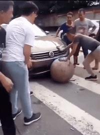 网上买的连衣裙到货了，店家连夜打电话跪求删除好评照片太尴尬了