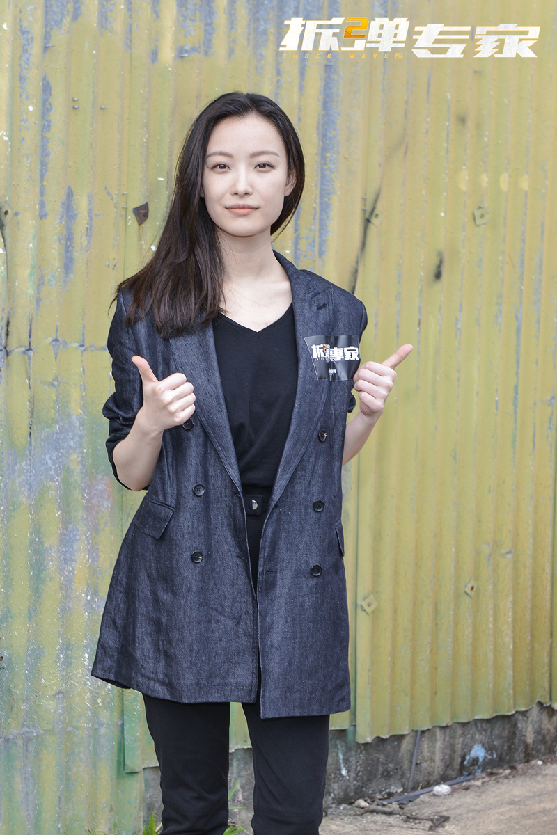 刘德华伤后全面复出接拍《拆弹专家2》搭档倪妮有没有CP感？