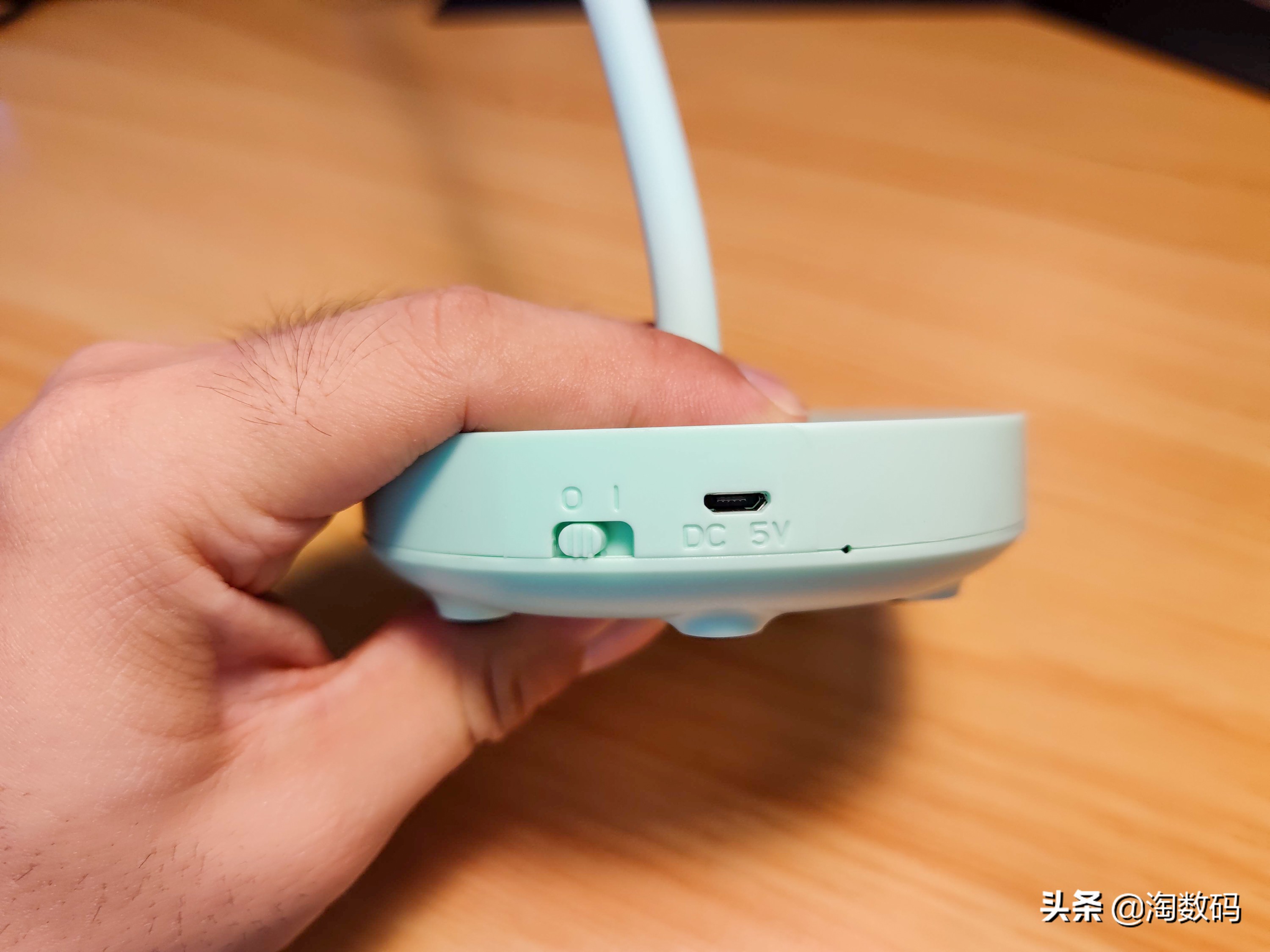 消费降级：3色温无极调光，￥14块9充电式LED学习小台灯晒单简评