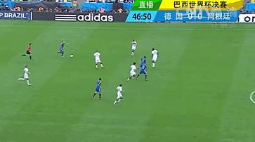 梅西第8次夺得金球奖全场起立,回忆梅西七次夺金球奖