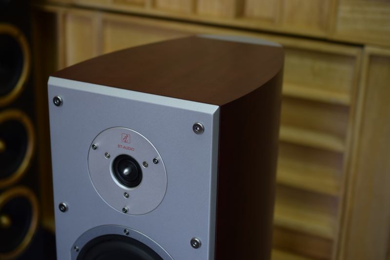 谁才是性价比之王？德法丹美五款入门HIFI书架箱对比横评