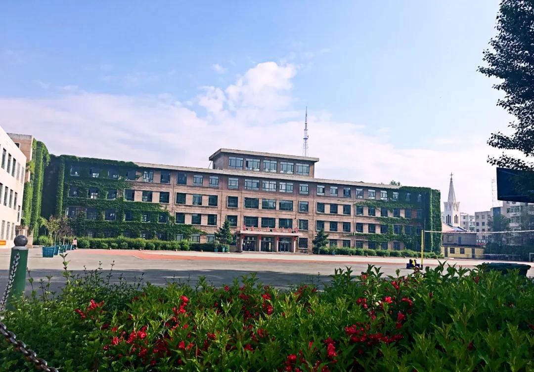 张学良捐资建的新华小学,张学良捐赠小学