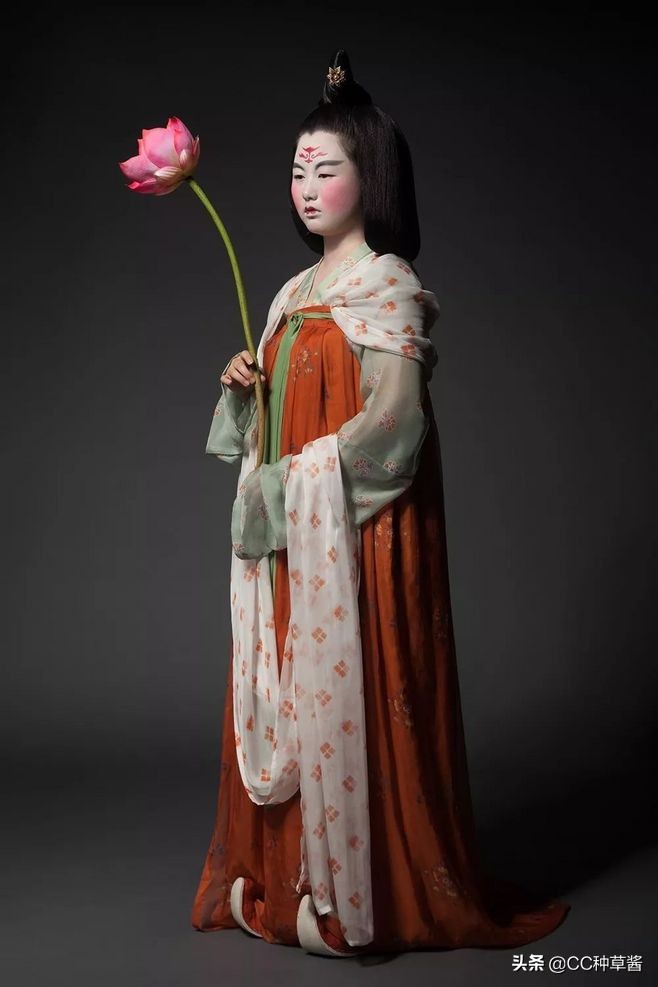 盘点各个年代的汉服,最正宗的汉服是什么样子的