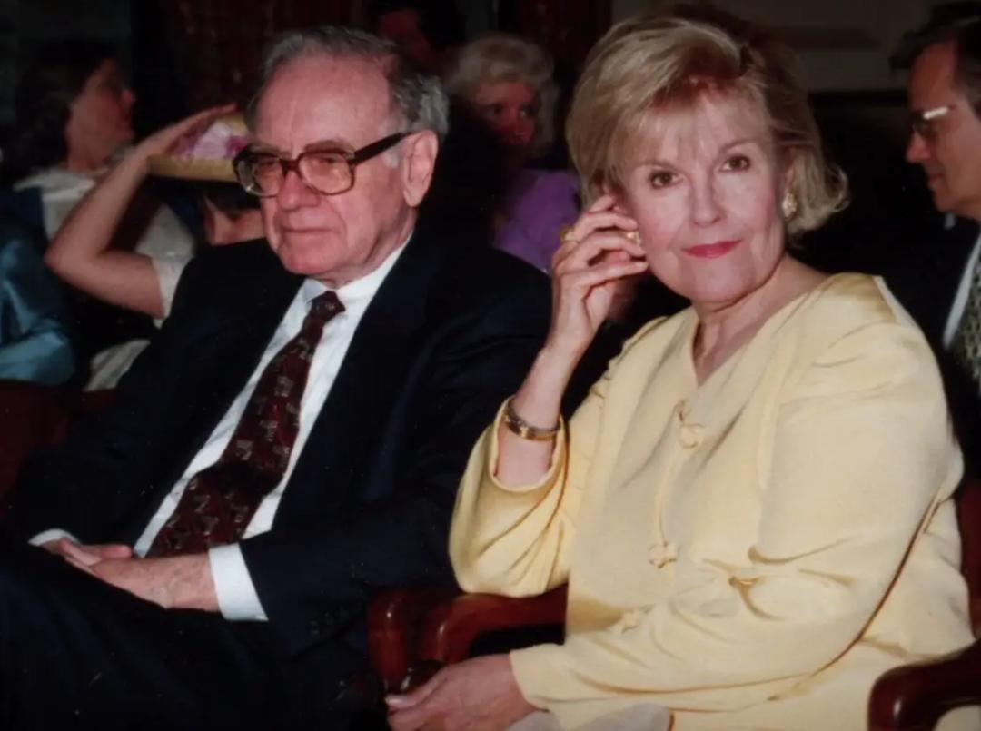 股神巴菲特人生史,股神巴菲特个人经历介绍