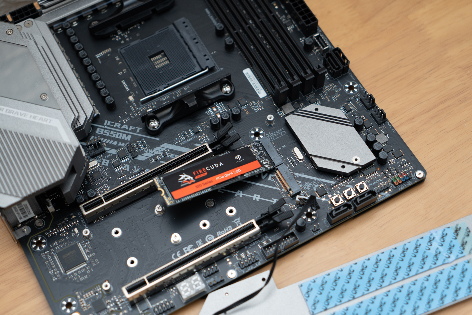 有没有显卡无所谓，游戏、剪辑全搞定，4月份电脑装机单分享