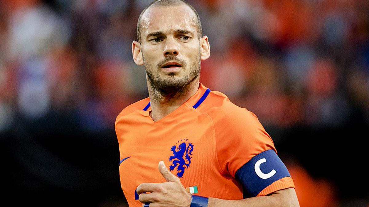 荷兰足球十大巨星厉害排名,荷兰历史上伟大的足球运动员盘点