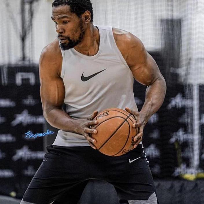 魔术师约翰逊2米06,魔术师控卫中锋