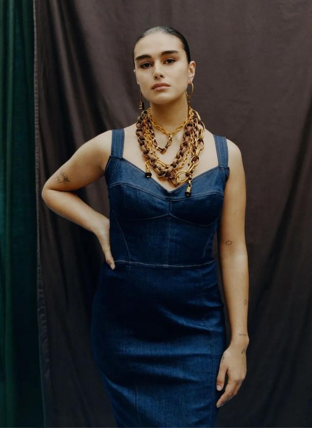 最美大码model登上时装秀，自信释放女权自由，美和真实令人惊艳