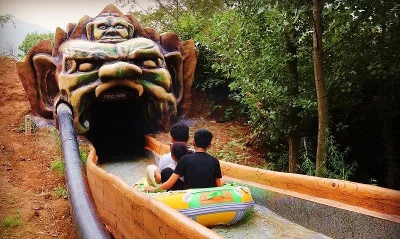 带你峡谷漂流感受一下夏天的气息,端午游玩清凉谷踏浪漂流清凉一夏