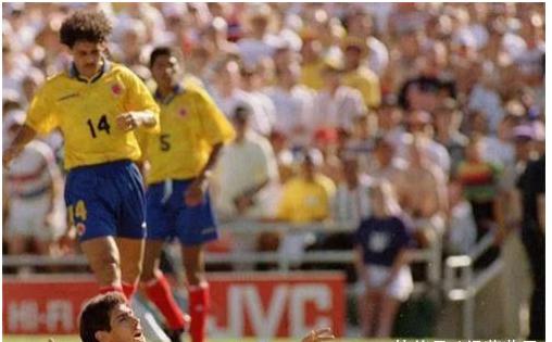 因为乌龙球被枪杀的足球运动员,哥伦比亚乌龙球血案