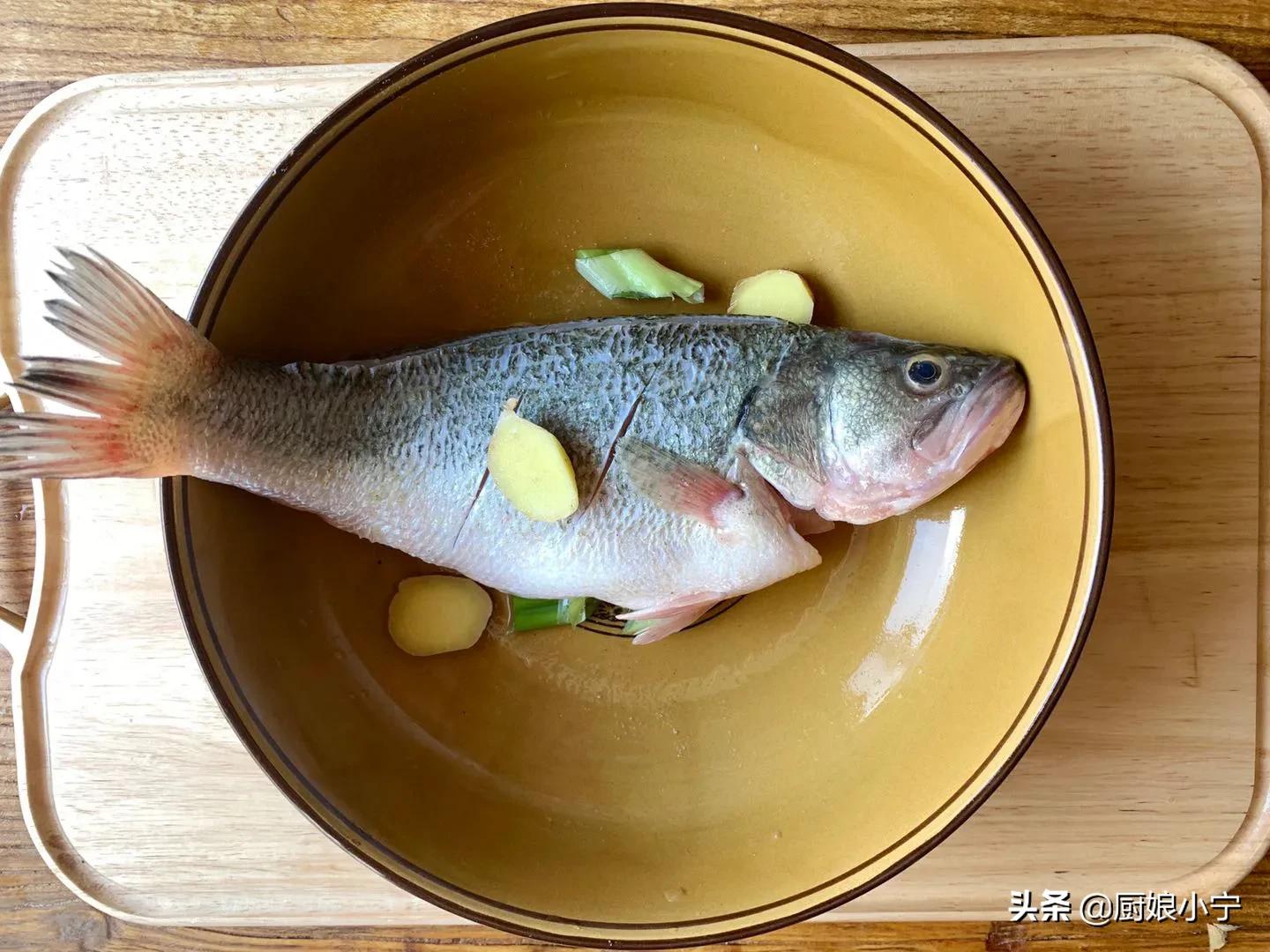 清蒸鱼好吃没有腥味的小窍门,怎么清蒸鱼不腥又入味