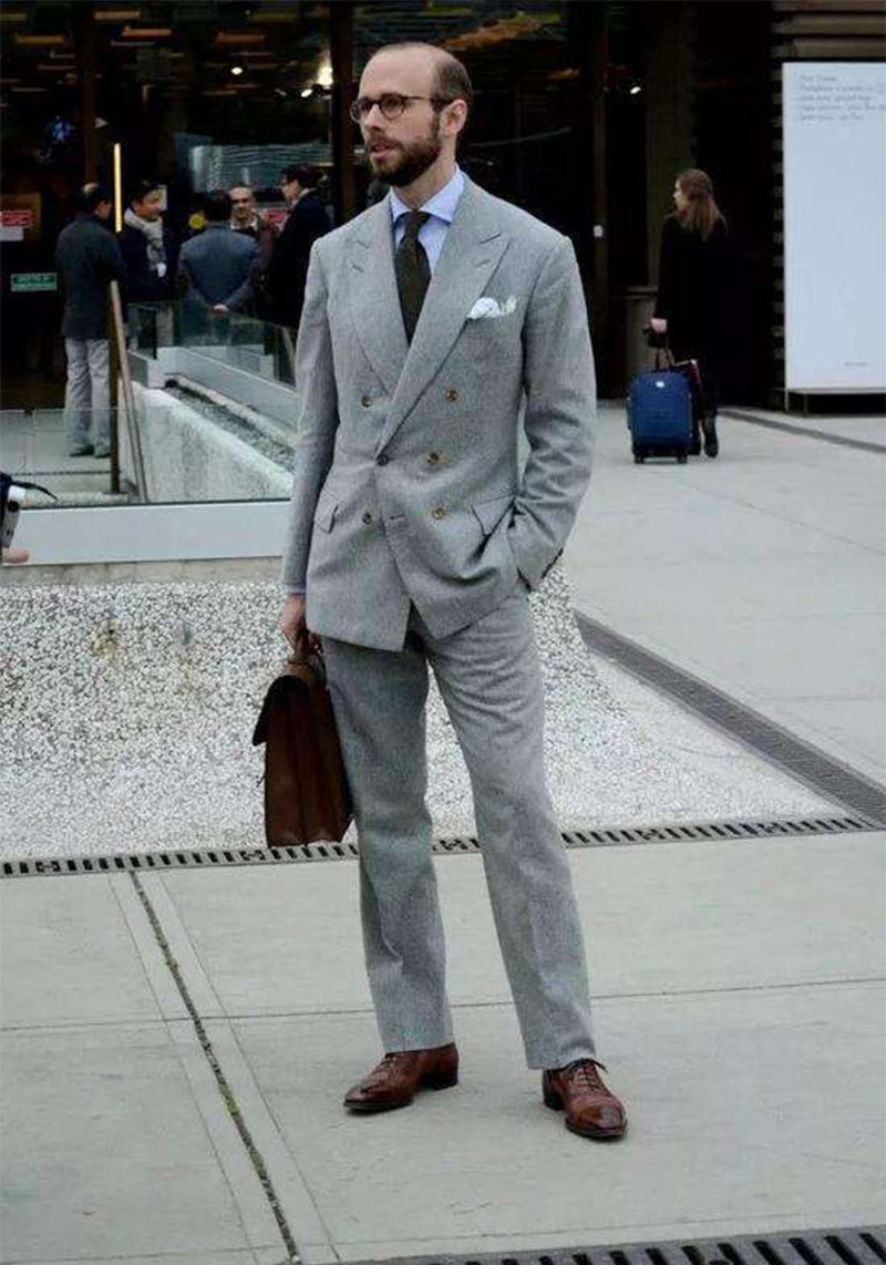 冬季大衣怎么选择面料的,秋冬大衣怎么选布料