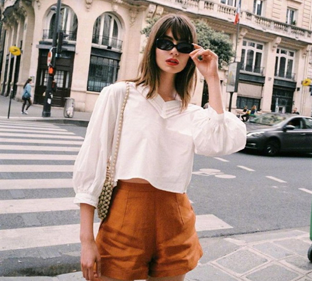 驼背矫正方法女,驼背穿衣服不好看如何改善