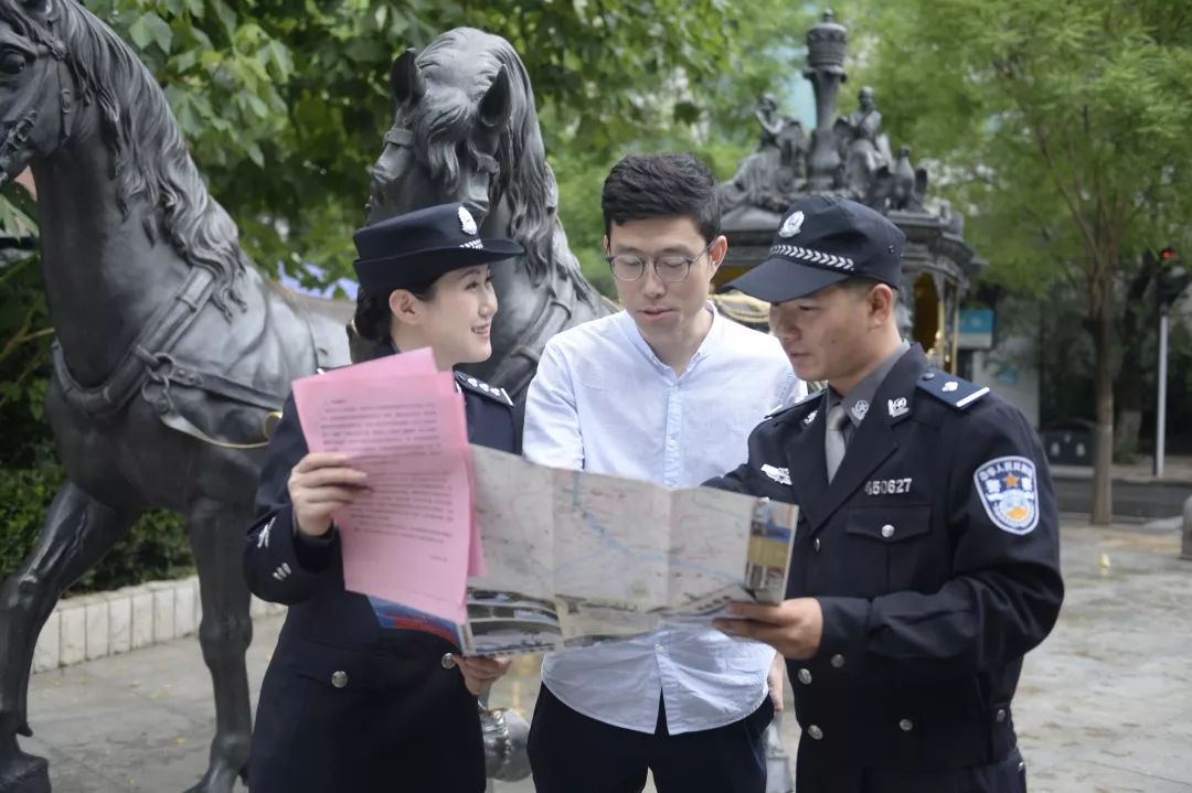 中国警服变迁的历史意义,警服变迁可以折射出什么