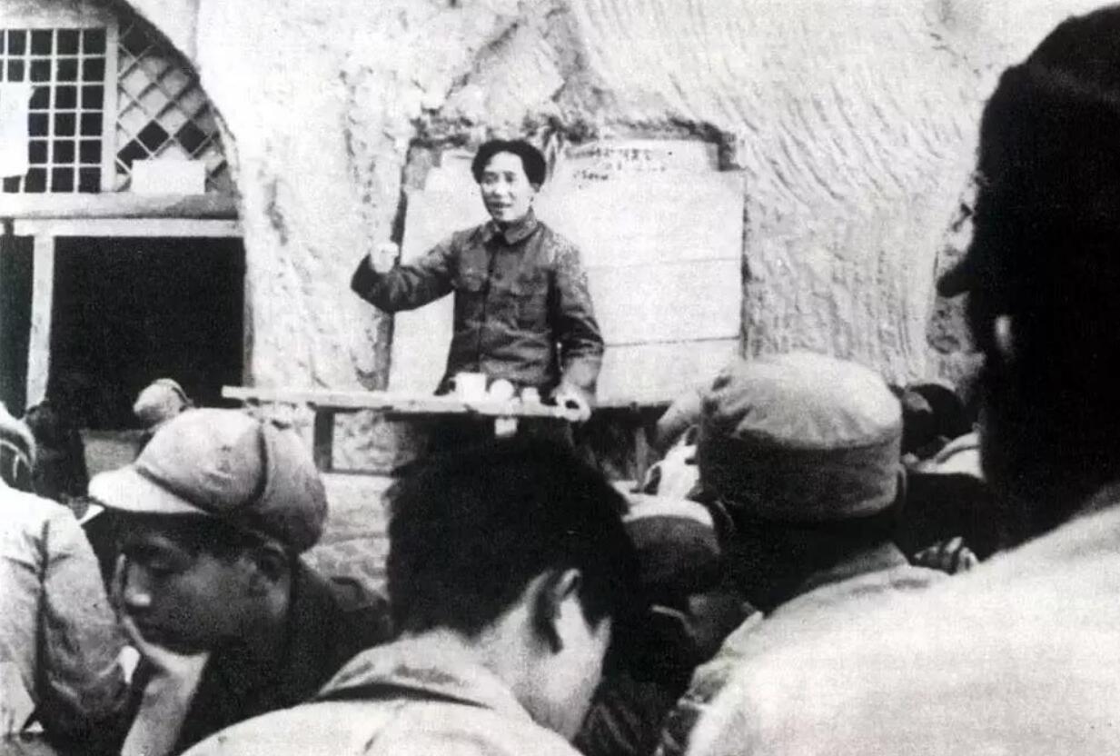 毛*东泽**生平的第三个座右铭，知道的人不多，是位革命先烈送他的诗