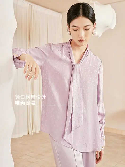 今年流行的衬衫带字母,今年流行衬衫长款花色