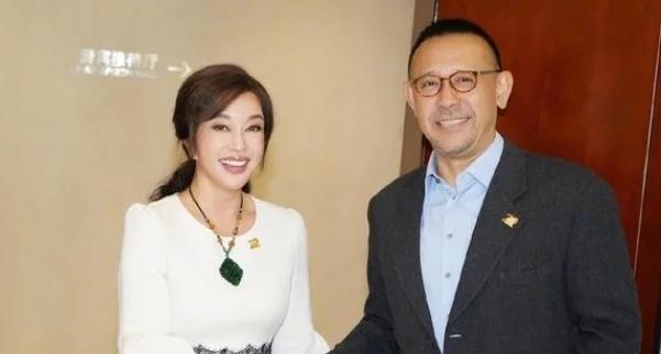 40岁的刘晓庆近况,刘晓庆现在的近照图文