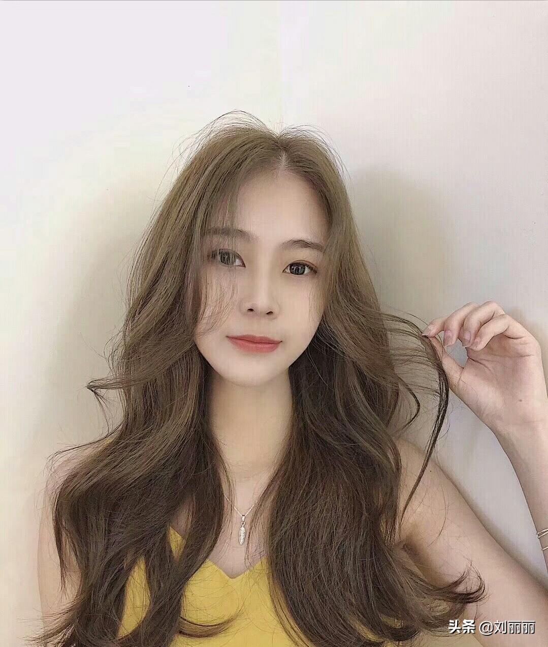 好看简单的女神中长款发型,最流行好看发型女生