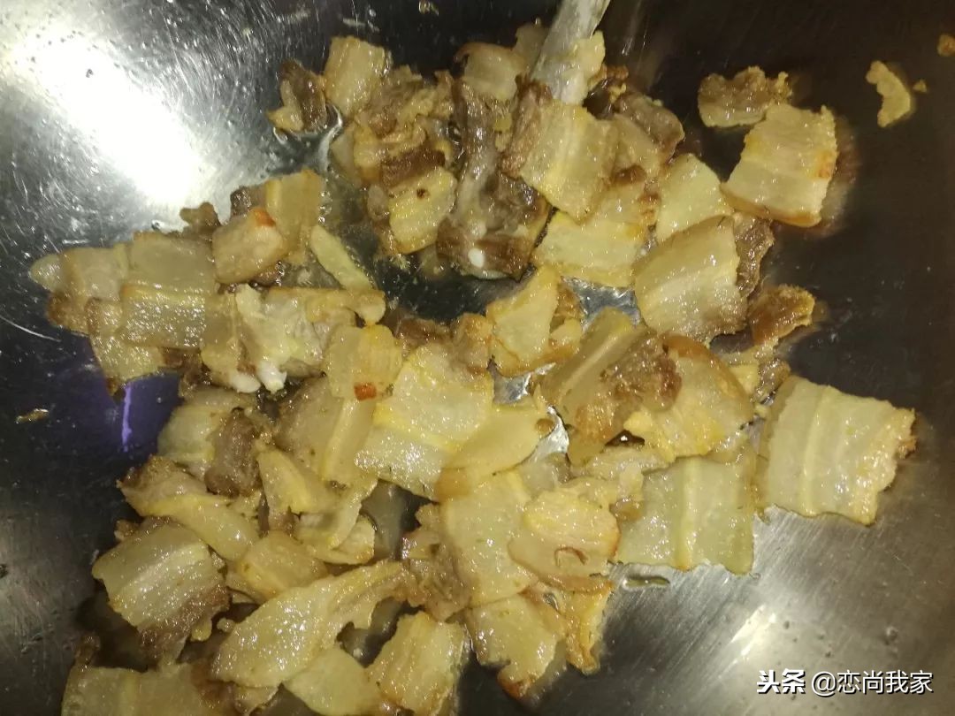 腊肉炒青椒的做法腊肉用不用煮熟,青椒和猪肉简直就是绝配