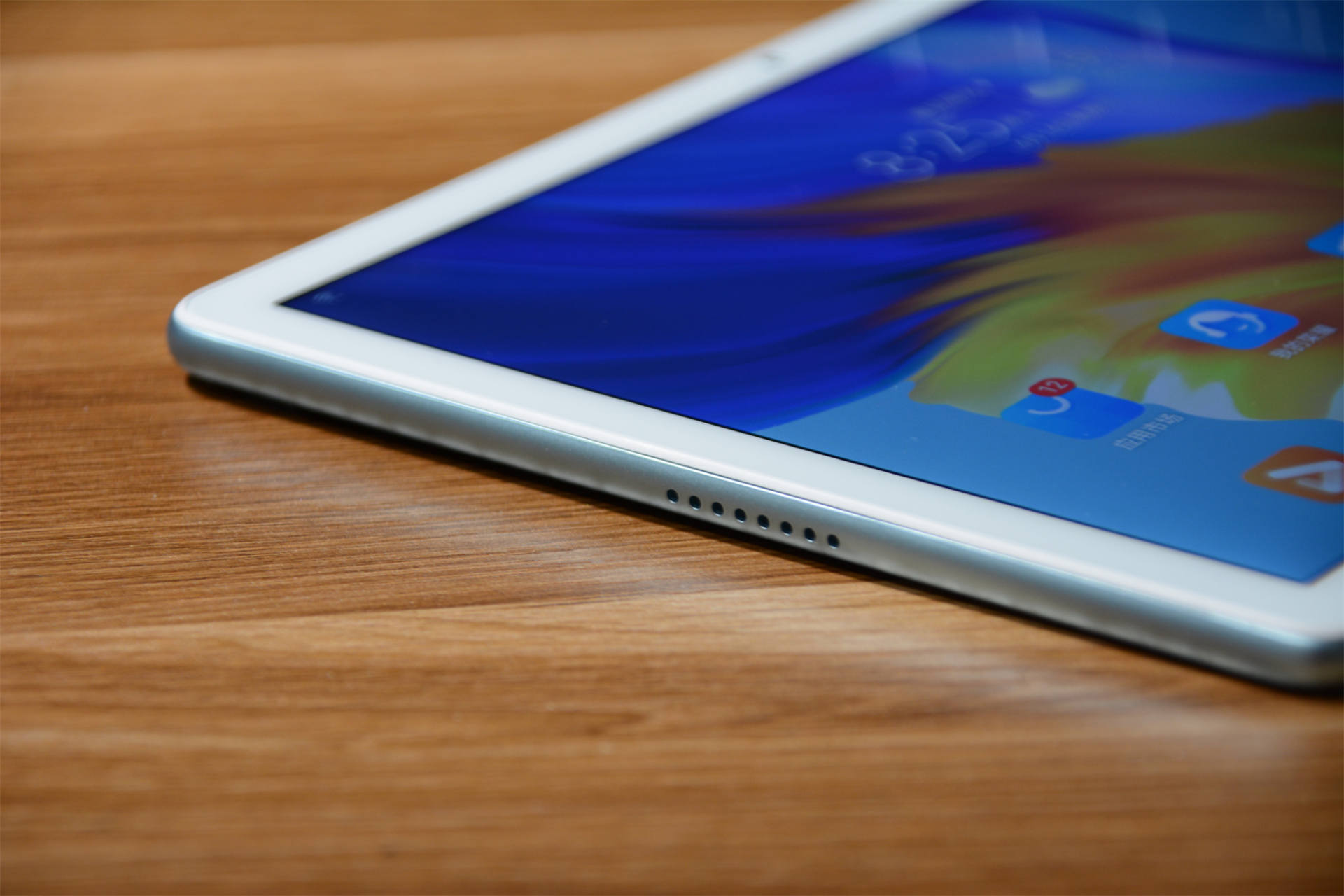 想好这些问题后，给孩子安排了个光荣平板电脑，不过依旧需要把控