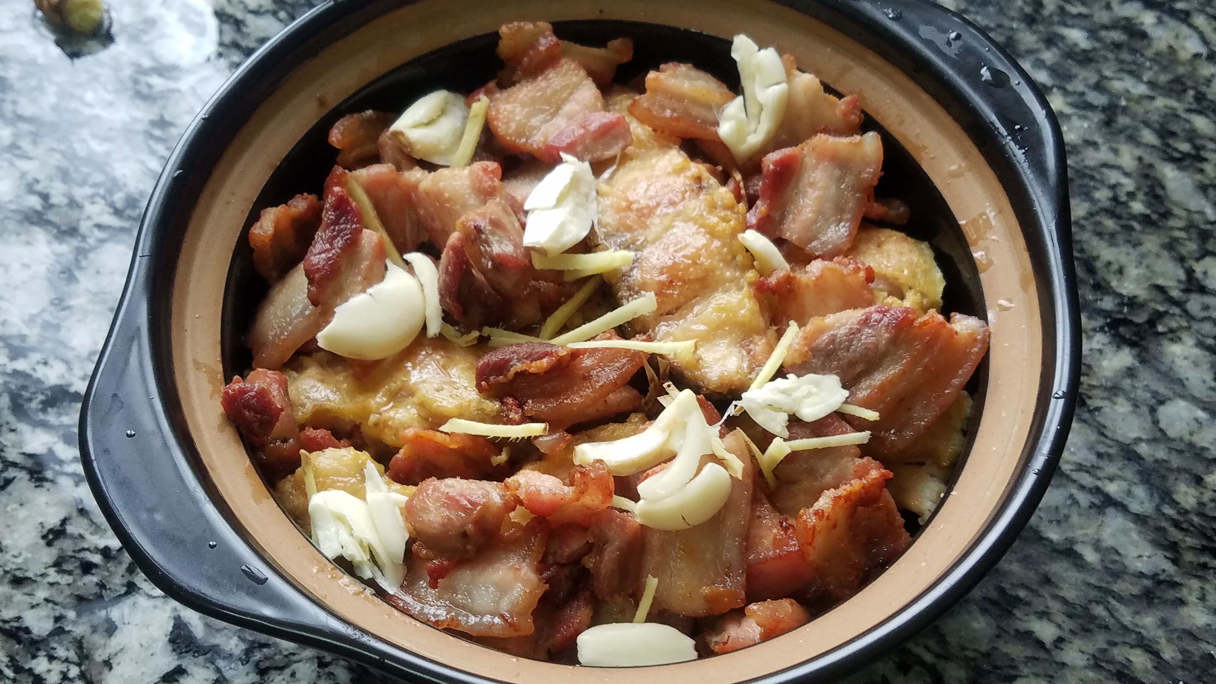 五花肉焖鱼干的做法,豆豉焖鱼五花肉的做法