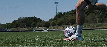 怎么传出直塞,内贴地弧线传球怎么传的