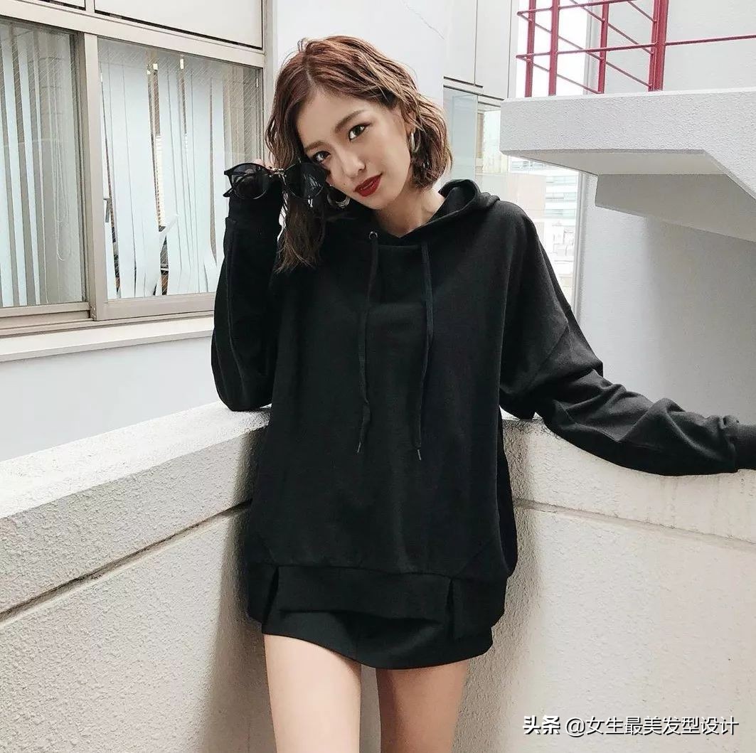 烫短卷发教程自己烫,烫个什么卷发好看又简单