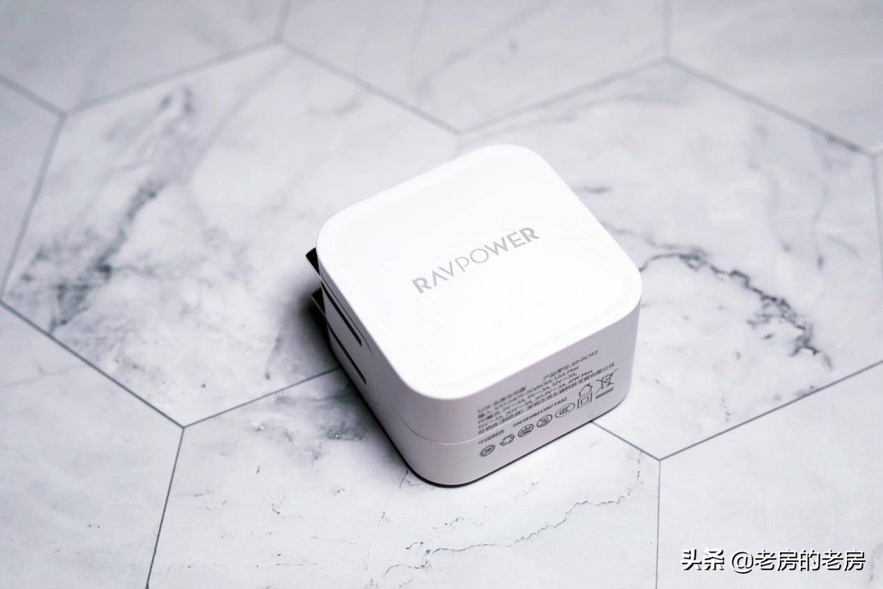 macbook支持pd快充,30w快充头可以给macbook充电吗