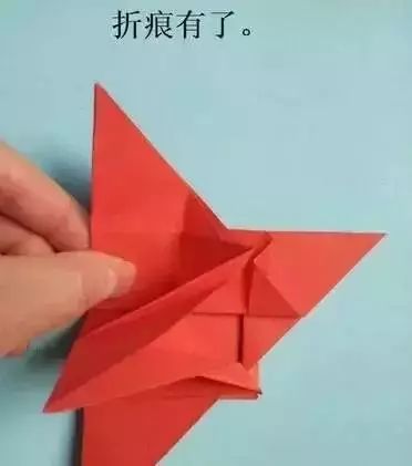 银杏叶手工花贴画幼儿园简单,彩色皱纹纸怎么做手工花幼儿园