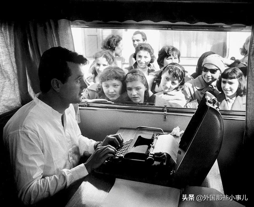 伊丽莎白·泰勒传奇一生,伊丽莎白泰勒一生八段婚姻