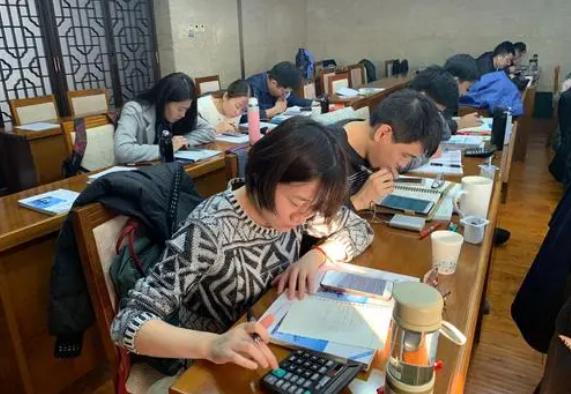 监考老师顺走学生,监考老师顺走学生ipad