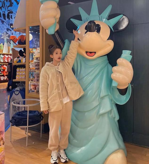 黑色小脚裤矮个子怎么穿显高,160小个子显高穿搭