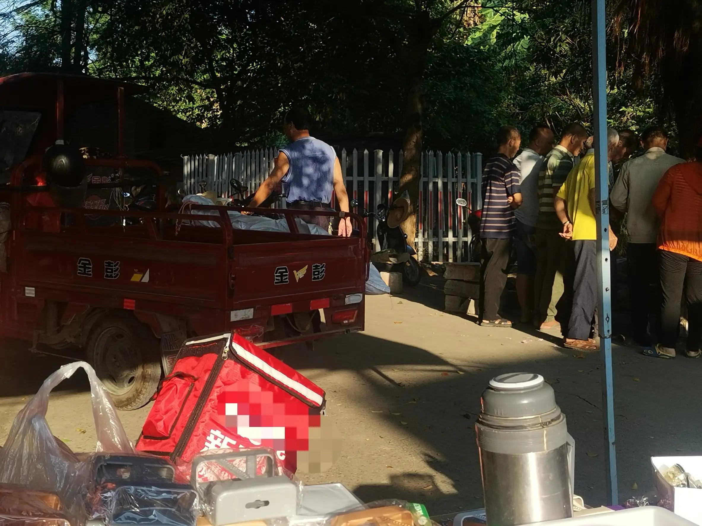 瓦窑镇摆摊摊位费多少钱,佛祖岭摆摊摊位费多少