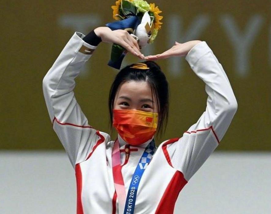 中国清华学霸杨倩勇夺奥运首金,奥运双冠王00后清华学霸杨倩