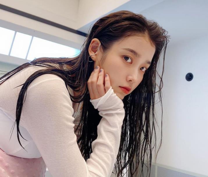 iu新歌eight,iu李知恩eightacoustic