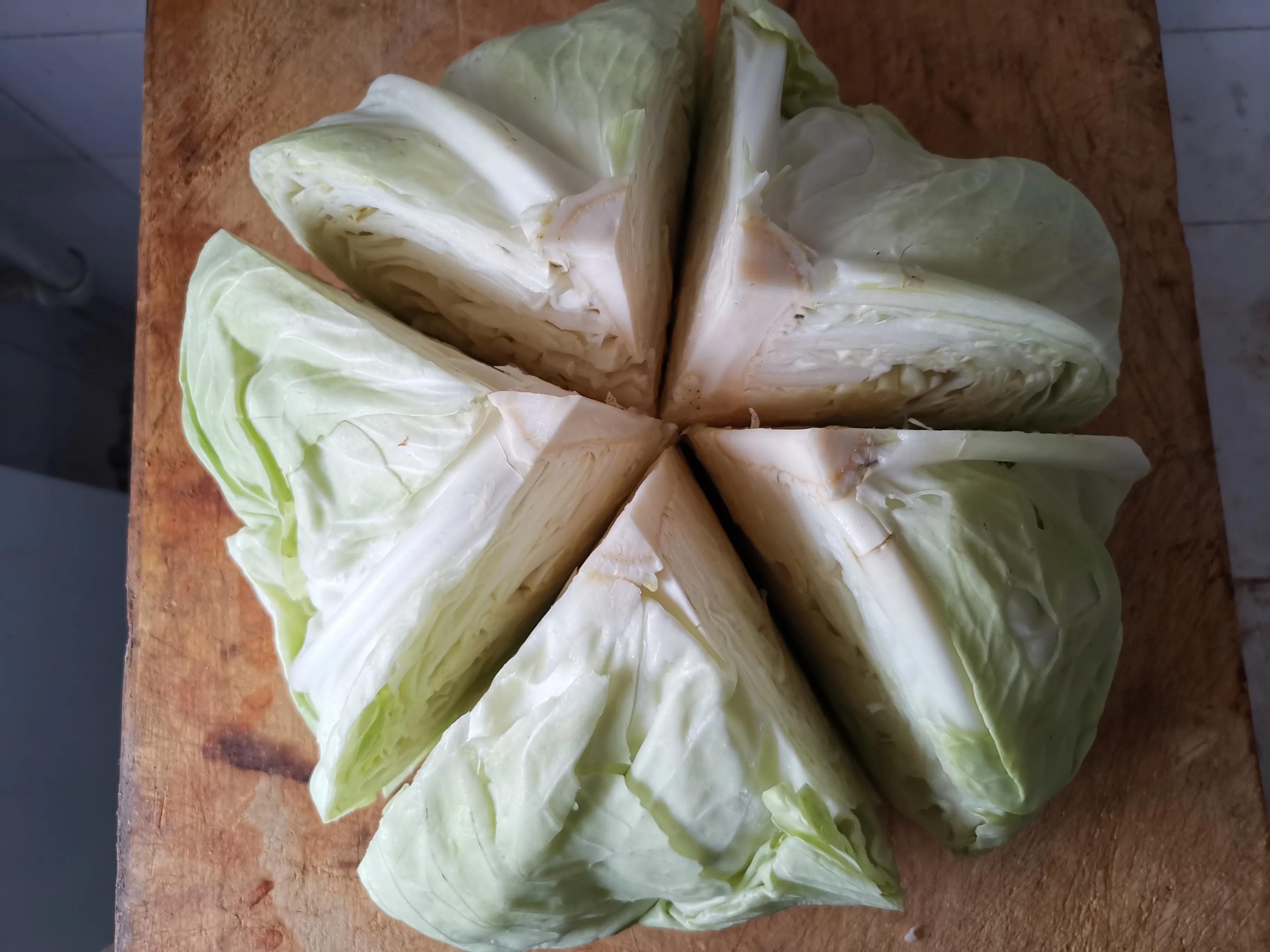 玻璃泡菜坛腌酸菜,泡菜缸里泡老坛酸菜