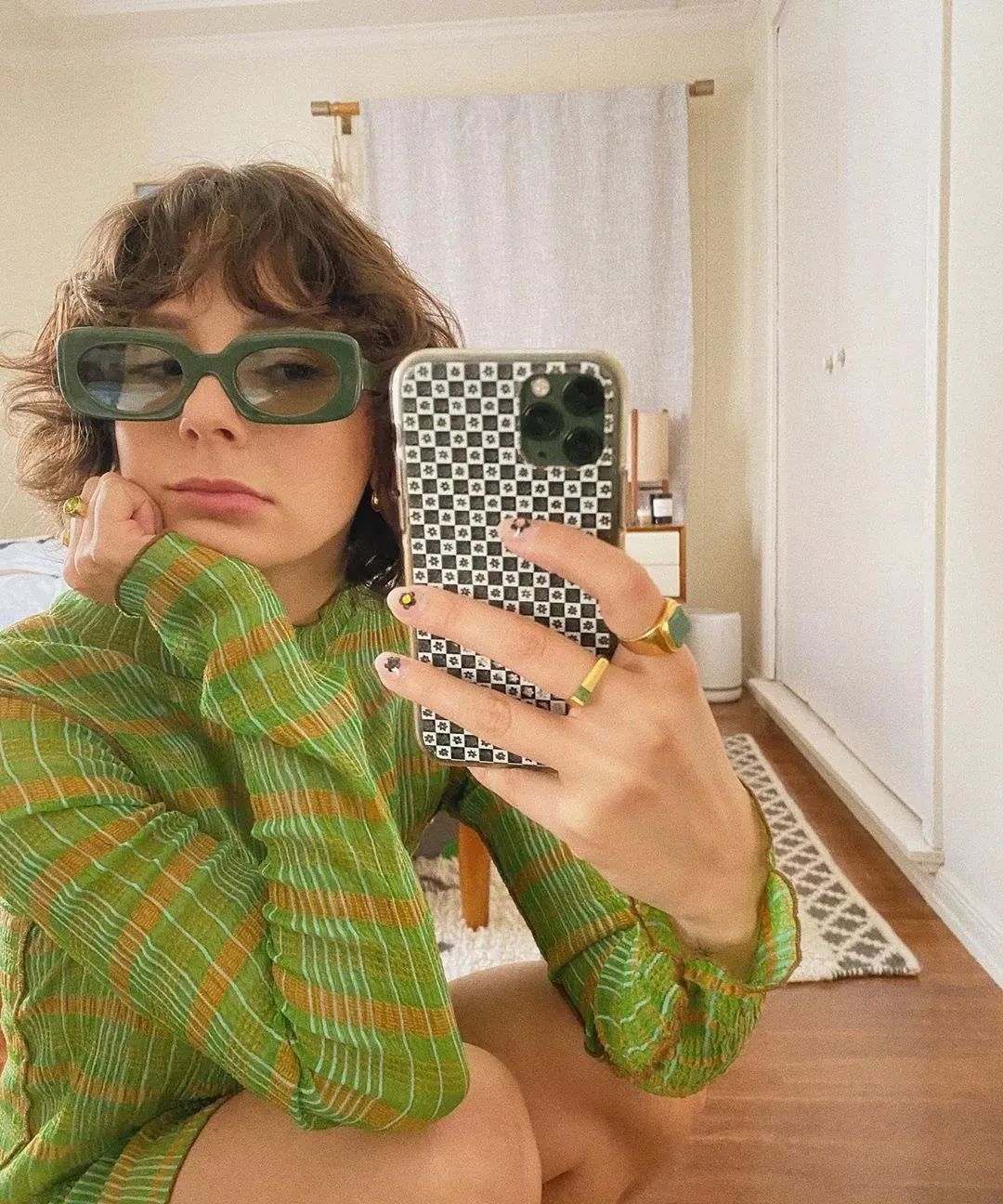 女士怎么挑选适合自己的墨镜,怎么选墨镜框适合脸型